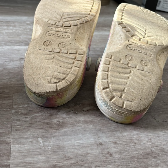 Tie dye crocs - Picture 5 of 5